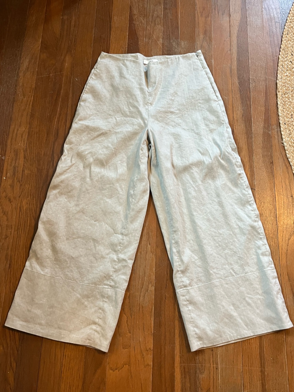 Vince. Wide Leg Lightweight Linen Pants in Light Green/Grey Cropped length
